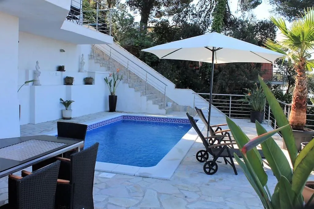 Lloret De Mar, Casa Arjane 0*, يوريت دي مار إسبانيا
